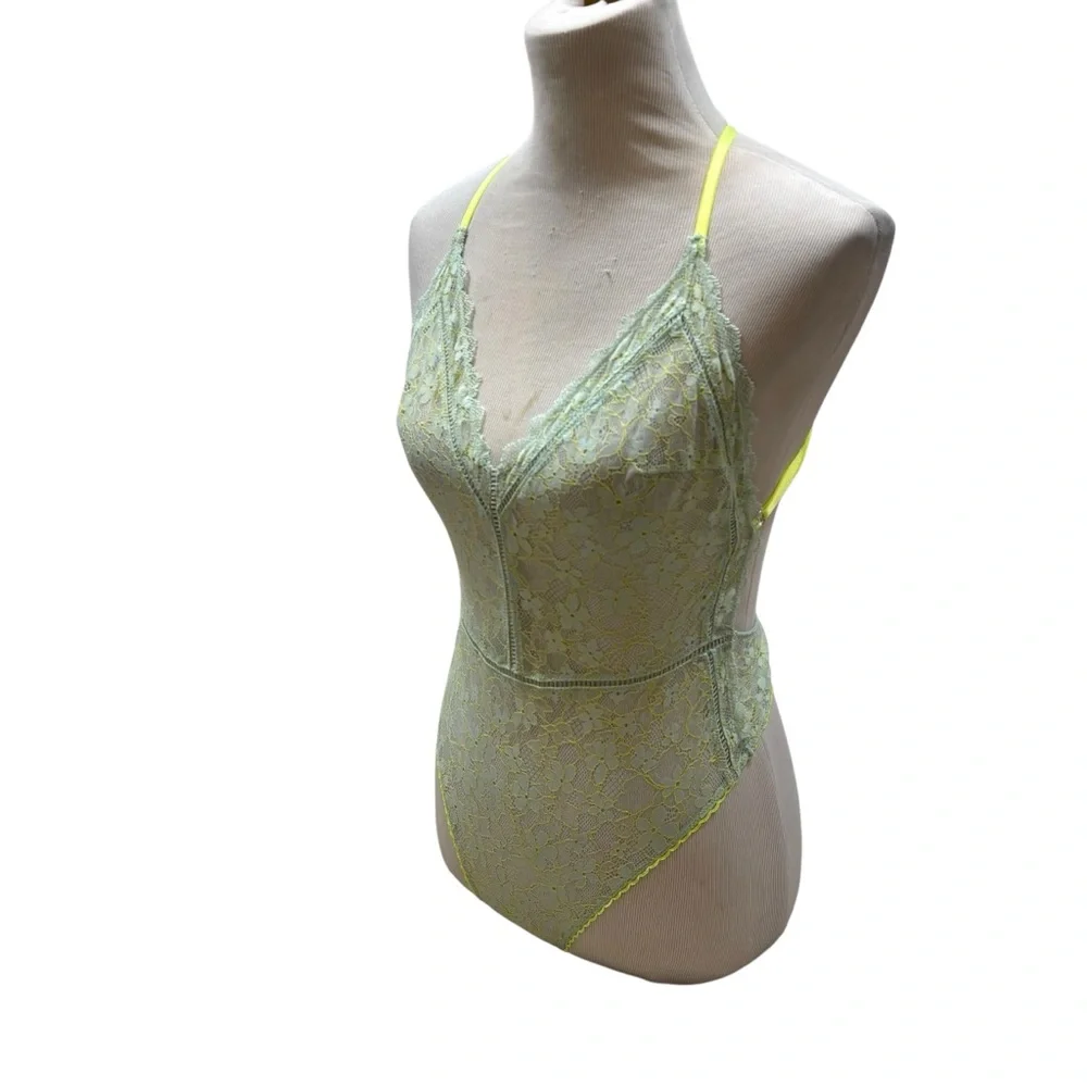 Victoria’s Secret Mint Green Lace Sheer Bodysuit V Neckline Thong Back Medium‎
